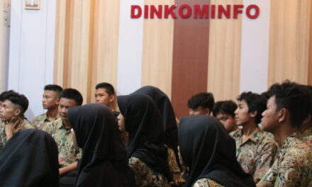 36 SISWA SMKN 1 PURBALINGGA BELAJAR DI DINKOMINFO