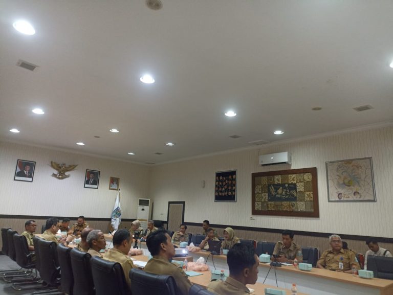 Dinkominfo Mengikuti Zoom Meeting Pengendalian Inflasi 2025 bersama Kemendagri